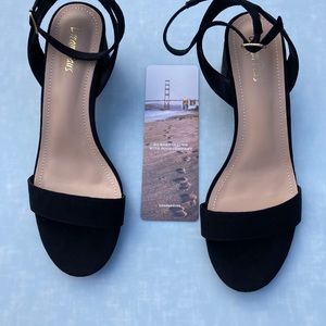 Dream Pairs black suede sandals size 11